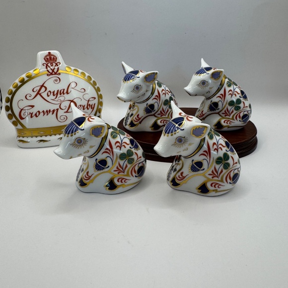 Royal Crown Derby Sitting Piglet Bone China Paperweight Figurine. Various. - Picture 6 of 14